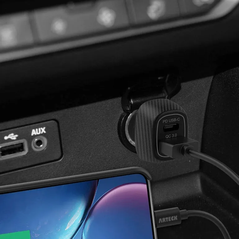 AKASHI prise al/cigares usb/usb-c 3a 18w noir< Téléphone Mobile