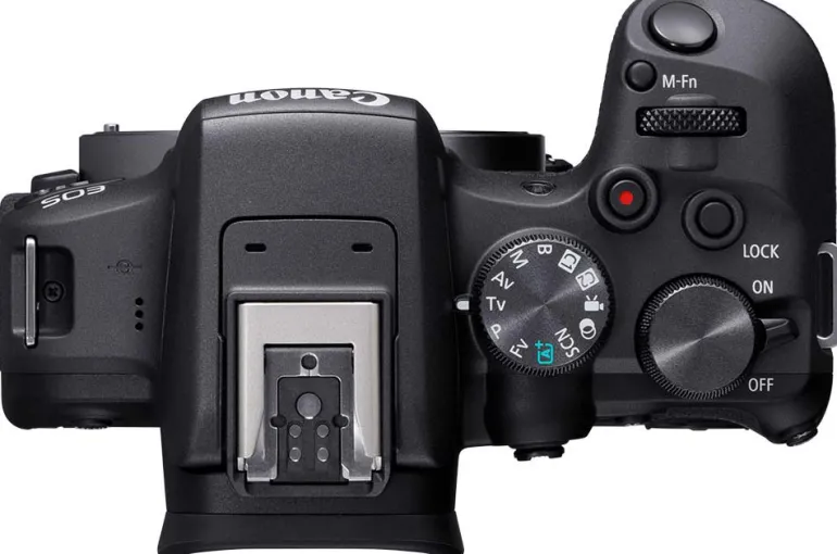 CANON EOS R10 BOITIER NU SANS BAGUE< Hybride