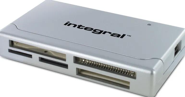 INTEGRAL lecteur carte memoire multiforma.< Stockage
