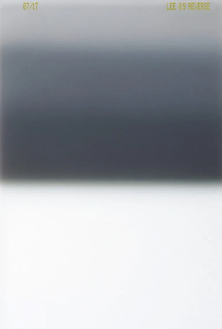 LEE FILTERS Filtre degrade Reverse ND 0.9 100x150< Filtres