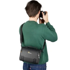 LOWEPRO ADVENTURA SH 140 III NOIR FOURRE-TOUT< Fourre Tout