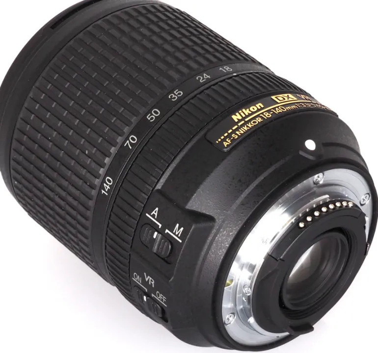NIKON AF-S DX 18-140/3.5-5.6G ED VR< Zoom
