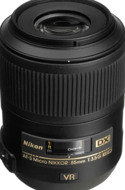 NIKON AF-S DX 85/3.5G ED VR MACRO< Focale Fixe