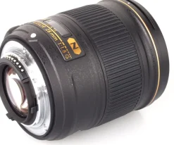 NIKON AF-S 28/1.8G< Focale Fixe