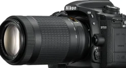 NIKON D7500 +  AF-S 18-300 VR< Reflex