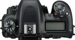 NIKON D7500 BOITIER NU< Reflex