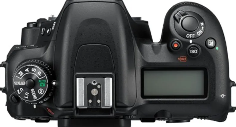 NIKON D7500 BOITIER NU< Reflex