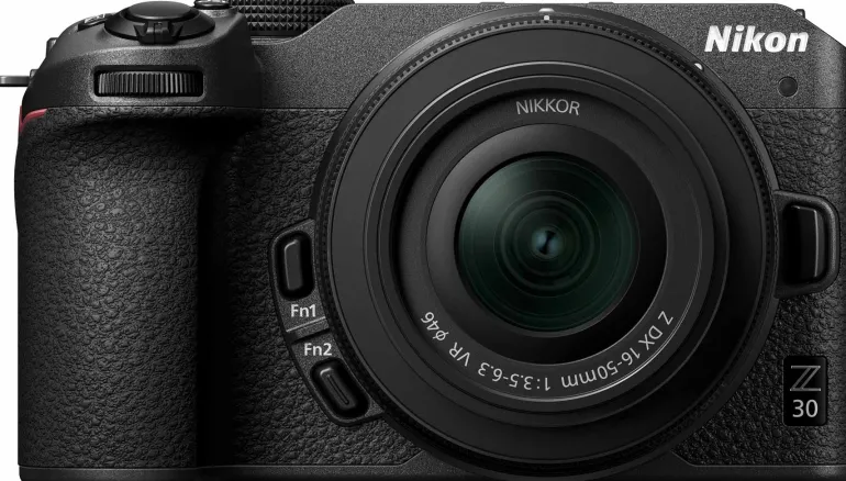 NIKON Z 30 + 16-50 DX< Hybride