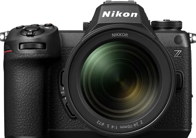 NIKON Z6 III + 24-70MM F4< Hybride