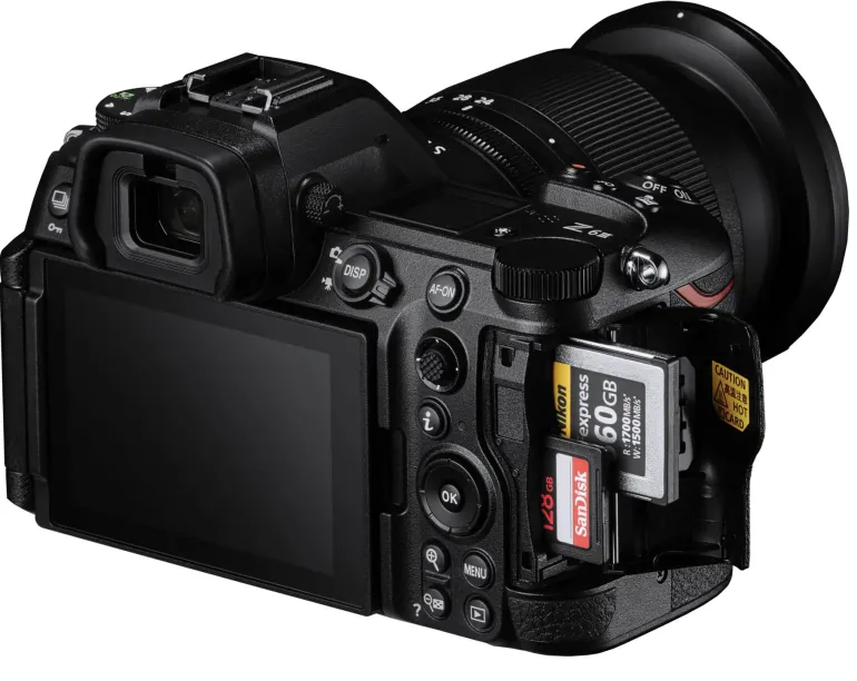 NIKON Z6 III + 24-120MM F4< Hybride