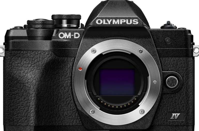 OLYMPUS OM-D E-M10 MARK IV NOIR BOITIER NU< Hybride