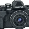 OLYMPUS OM-D E-M10 MARK IV NOIR PANCAKE< Hybride