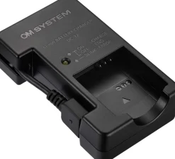 OM SYSTEM CHARGEUR BATTERIE UC 92< Energie