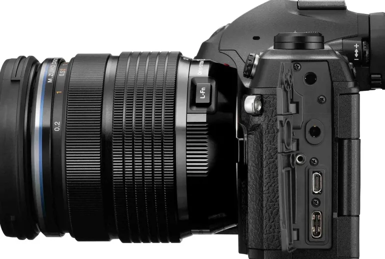 OM SYSTEM OM-1 + 12-40< Hybride