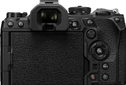 OM SYSTEM OM-1 + 12-40< Hybride