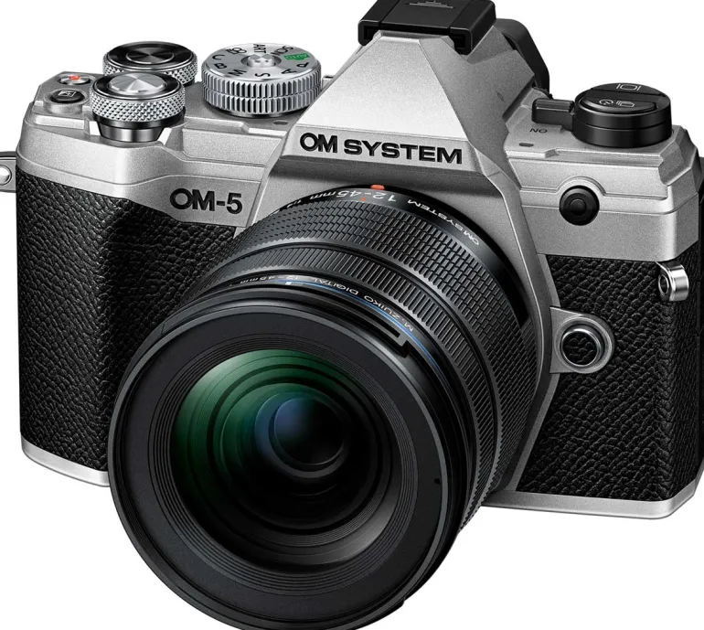 OM SYSTEM OM-5 + 12-45 KIT NOIR/ARGENT< Hybride