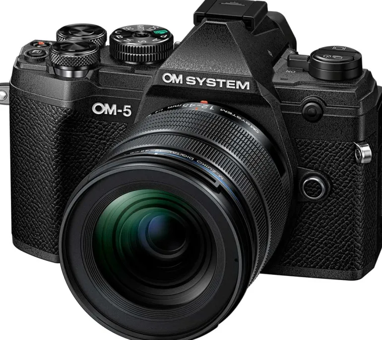 OM SYSTEM OM-5 + 12-45 KIT NOIR/NOIR< Hybride