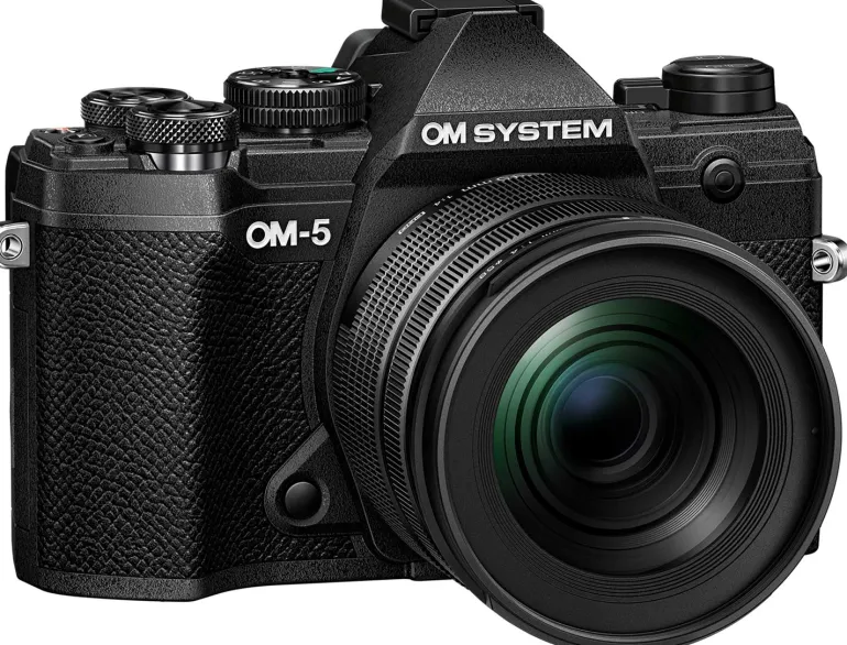 OM SYSTEM OM-5 + 12-45 KIT NOIR/NOIR< Hybride