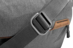 PEAK DESIGN EVERYDAY SLING 3L V2 ASH FOURRE-TOUT< Fourre Tout