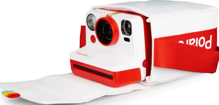 POLAROID HOUSSE NOW BAG - BLANC ROUGE< Instantané