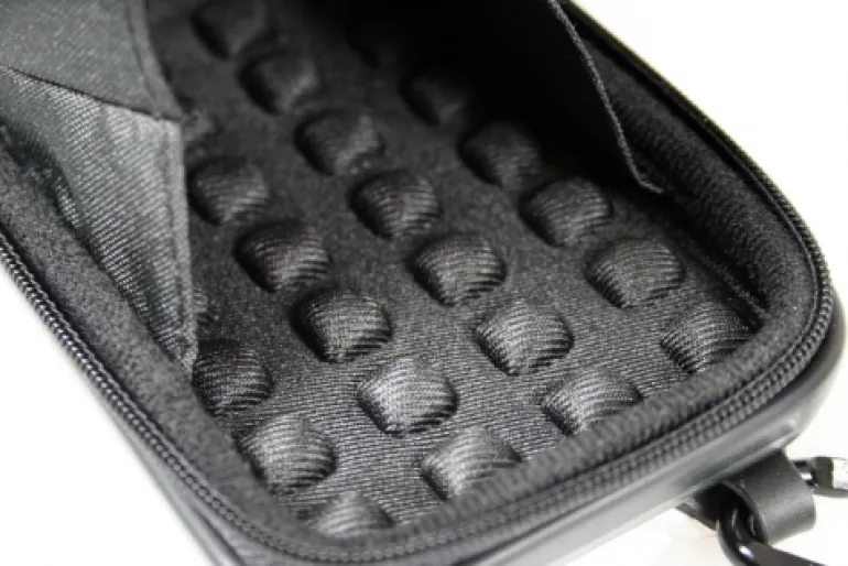 PORT DESIGN coque noire p/apn 102x67x22mm.< Etui