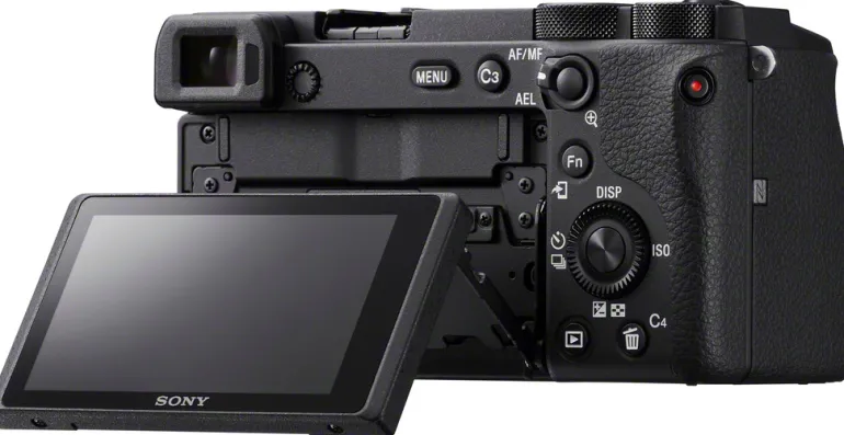 SONY ALPHA 6600 + 18-135 OSS< Hybride
